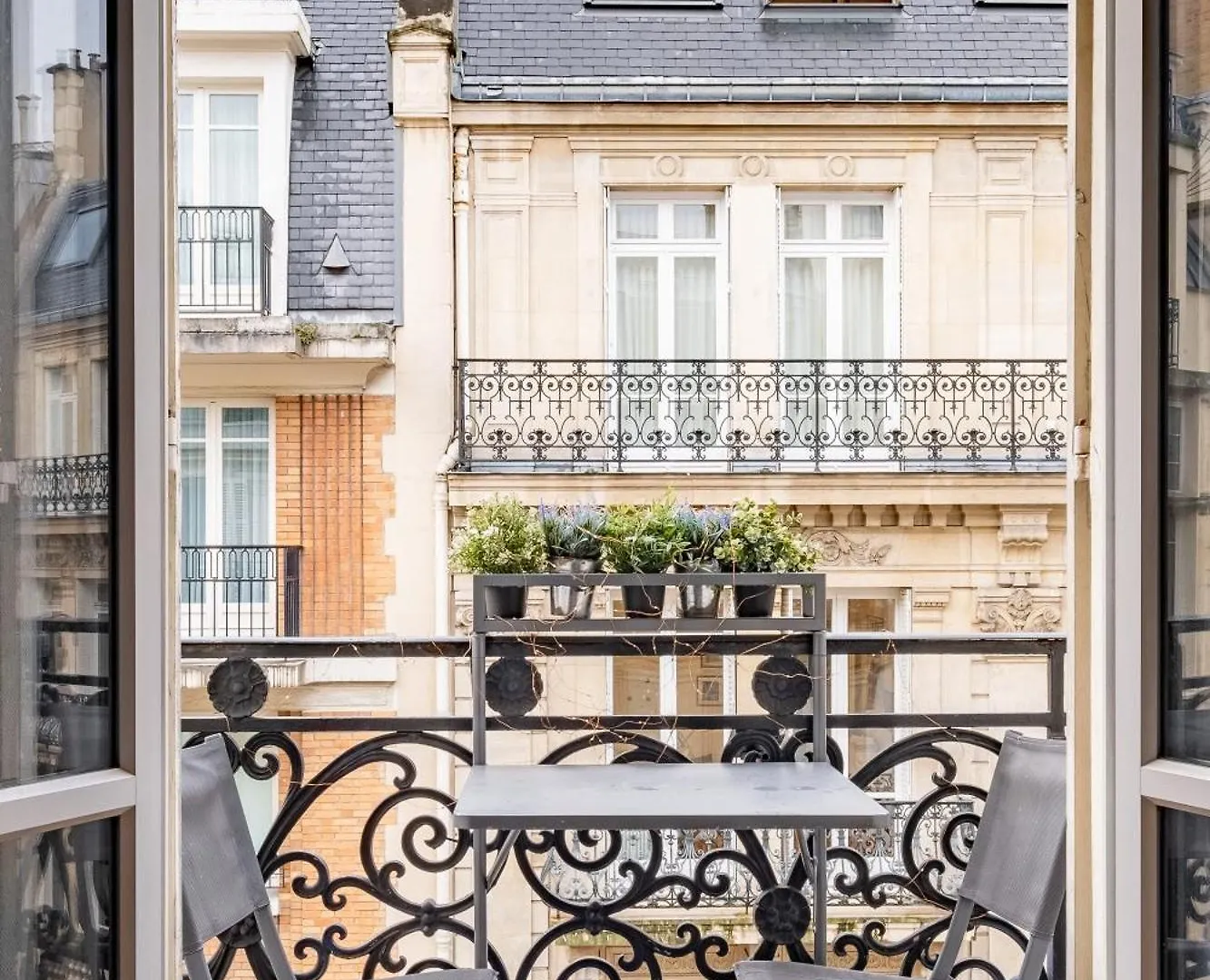 Apartment Veeve - The Artist'S Residence Paris France